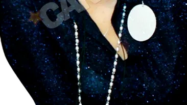 Blonda Madalina, intalnire nocturna cu un coleg insurat. La final, l-a pupat pe buze!