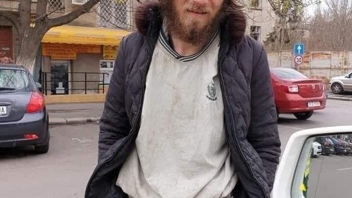 Cum s-a destrămat viața unui tânăr ce promitea multe! „Am fost în închisoare de șapte ori…acum cerșesc”