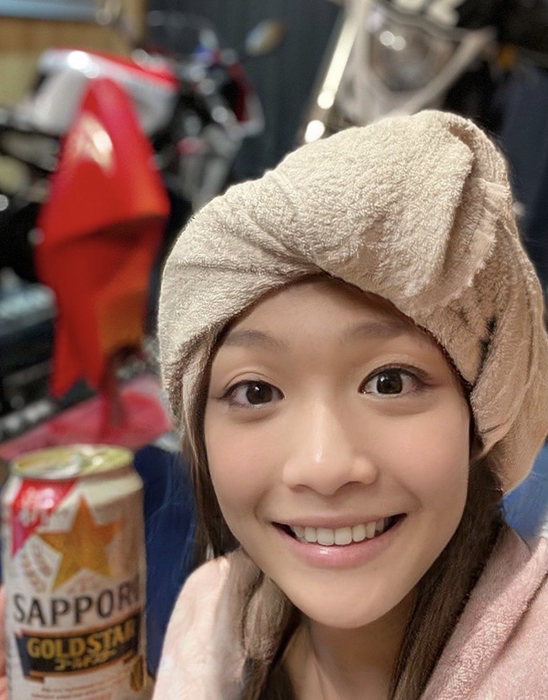 Șocant! O sexy-motociclistă din Japonia, cu mii de urmăritori, s-a dovedit a fi un bărbat de 50 de ani. FOTO