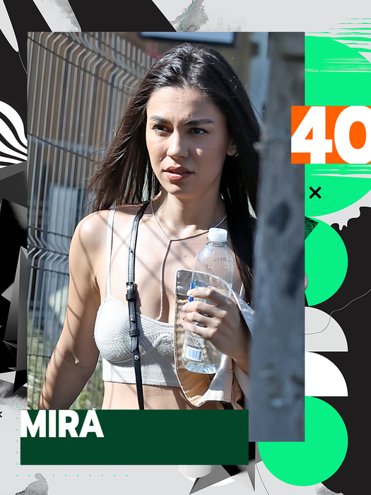 Top 50 dive cu “butonașii” la înaintare. Cine “înțeapă” mai puternic dintre Bianca Drăgușanu, Antonia sau Delia?