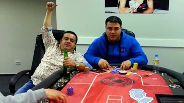 Adi Minune a incins o partida de poker cu baiatul impresarului manelistilor. Vezi cine a zambit la final!