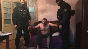 Coșciugul cu trupul lui Ionel Lepa, ucigașul polițistului omorât în misiune, nu a fost primit în capela cimitirului unde va fi înmormântat