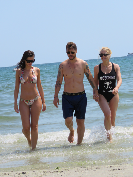 Jorge, Ramona, soția lui, și Ioana Filimon, în vacanță, la mare