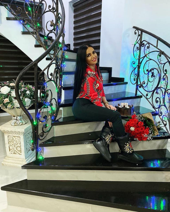 Andreea, iubita lui Voduț, seamănă izbitor cu Kim Kardashian