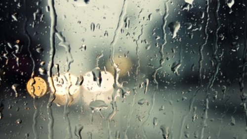 VREMEA se schimbă! Meteorologii au emis o averitizare de furtună şi ploi torenţiale. Care sunt judeţele vizate