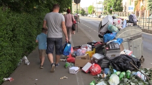 VIDEO. Aradul, sufocat de gunoaie. "Facem gălbănare, e un miros de putrefacție"