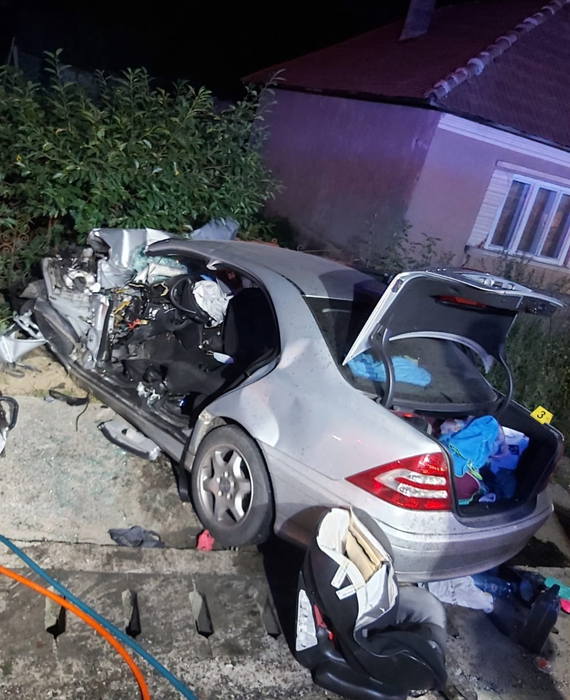 Tragedie în Bistrița-Năsăud! Un bărbat a murit, iar soția și cei trei copii au ajuns la spital în urma unui accident grav