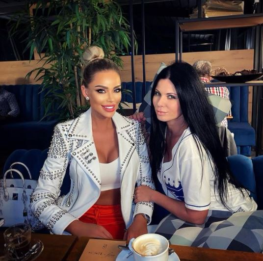 Bianca Drăgușanu, momente de răsfăț într-un jacuzzi alături de un bărbat? Cine este musculosul care apare pe filmarea în care este etichetată diva | VIDEO