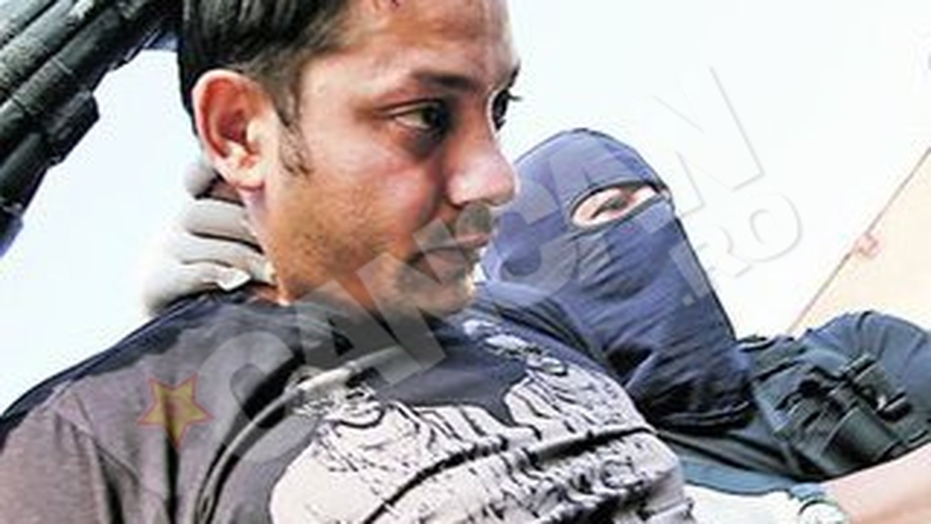 Inima bebelusului injunghiat in cap de tatal sau a incetat sa mai bata! L-a urat de moarte de cand s-a nascut