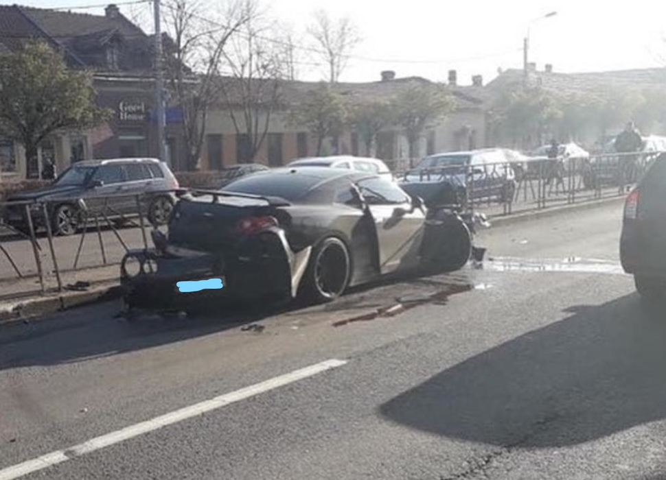Grav accident în Timișoara, pe strada Iuliu Maniu. Două persoane au fost transportate la spital