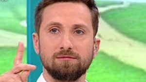 DANI OŢIL surprins cu o brunetă „goală“! Chiar el a făcut publică imaginea pe Internet!