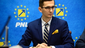 Deputatul Pavel Popescu a fost confirmat cu COVID-19. Liberalul a stat lângă Florin Cîțu la ședința de miercuri