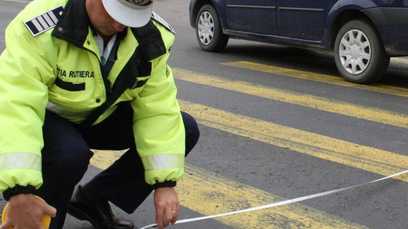 Cluj: Pieton rănit de o mașină care a ricoșat în el. Alți trei răniți din mașină