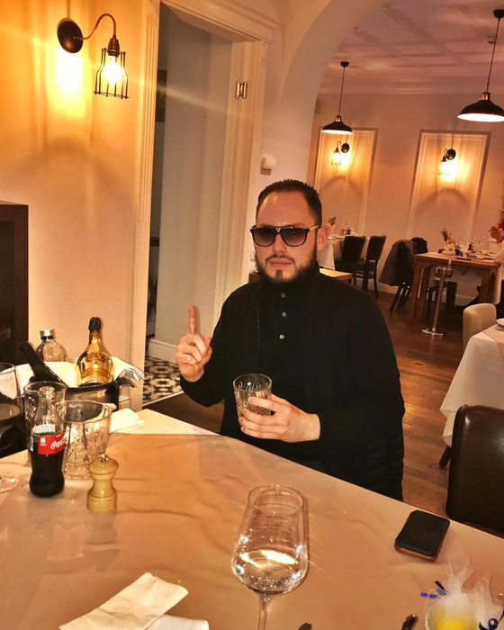 Andrei Versace consuma droguri și băuturi alcoolice