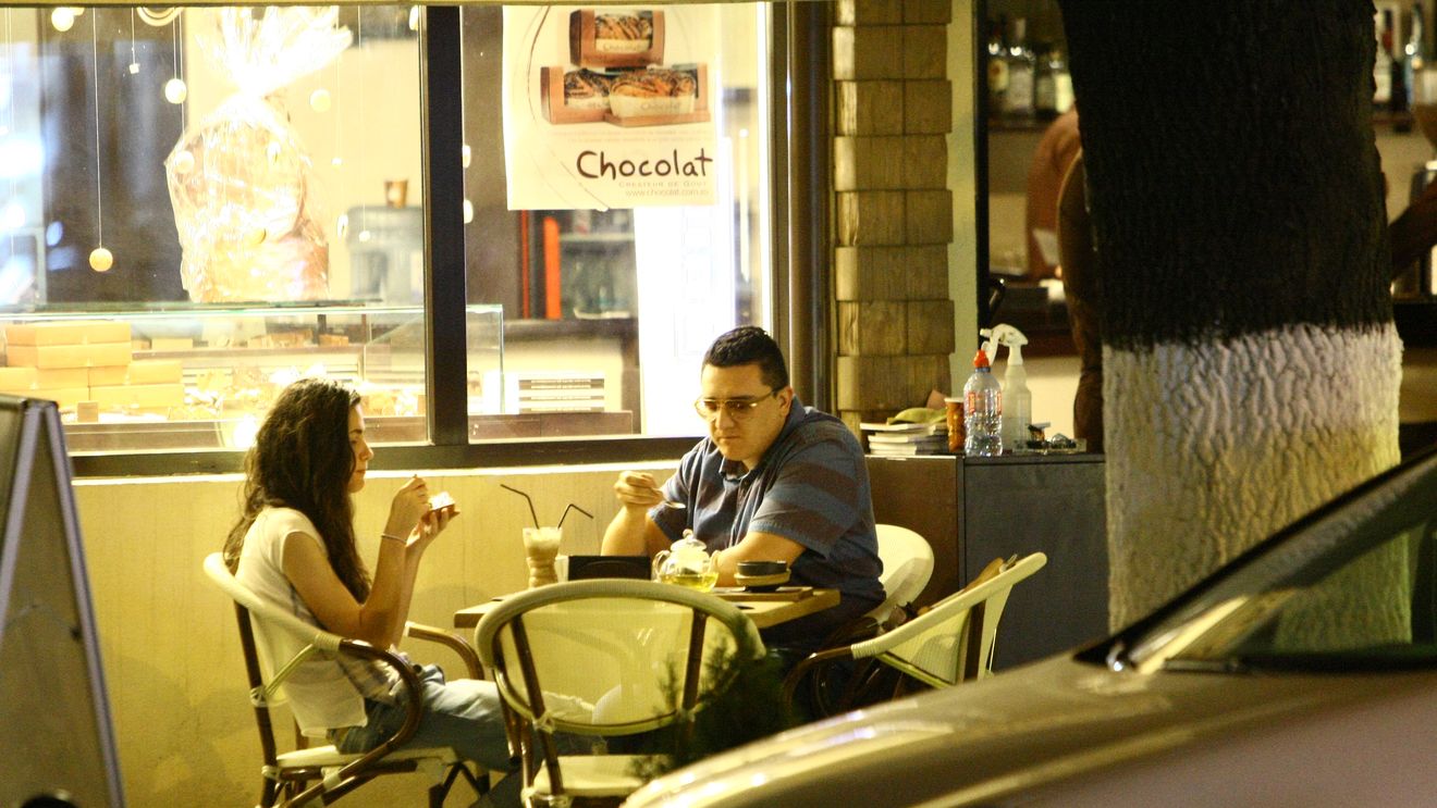 Lucian a dat o diva pe o copila! Iubita impresarului Innei are apucaturi si reactii infantile in public! Imagini savuroase!