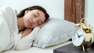 Cum trebuie să speli pernele, de fapt. Așa rămân mereu pufoase