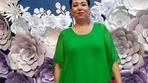 OANA ROMAN a fugit de caniculă la piscină, alături de MARIUS ELISEI! Cum arată în costum de baie, după ce fanii au lăudat-o fiindcă a slăbit