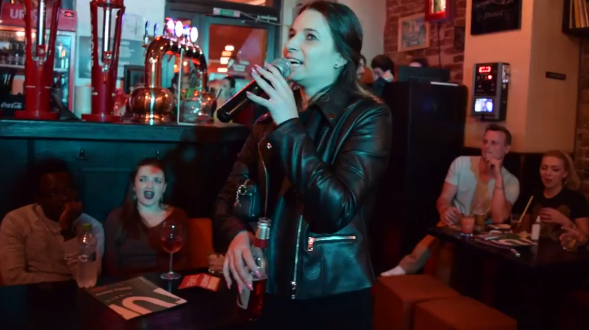 Cum se pregătește croitoreasa de la “Românii au talent” pentru semifinala sezonului 9! Ana Maria Pantaze a ținut să se afle chiar de la ea