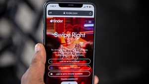 Ce trebuie să scrii pe Tinder, în funcție de zodia ta. Îți cresc șansele să fii magnet pentru partenerul dorit