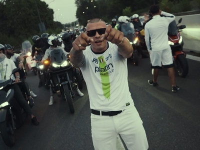 Trapperul „351 Bratan” a fost expulzat din Italia după ce a filmat un videoclip în public. Cu ce a supărat autoritățile locale
