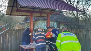 A căzut într-o fântână și a fost salvată ca printr-o minune. Un vecin i-a auzit strigătele și a sunat la 112