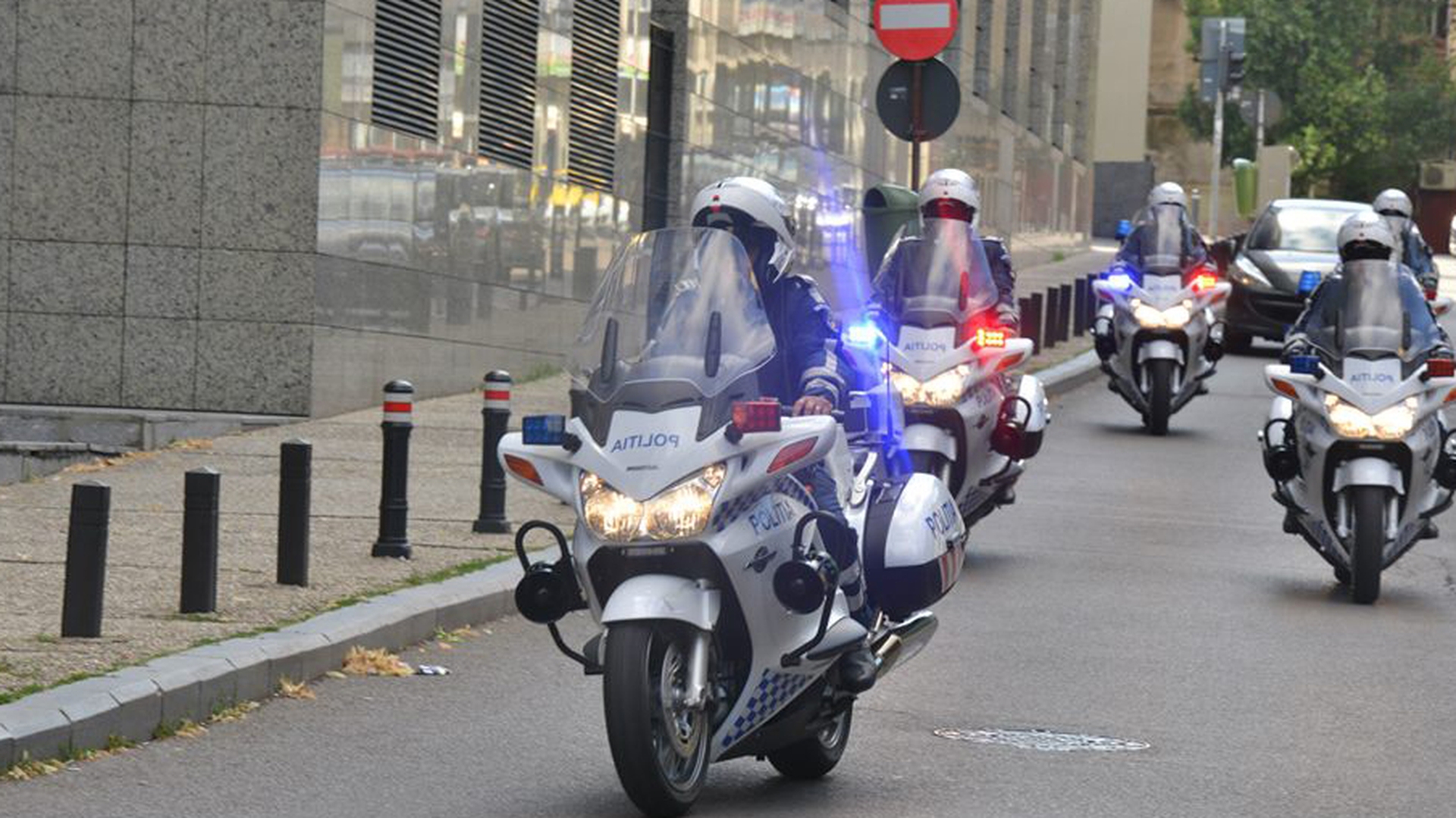 Halucinant! Un politist de la Rutiera nu avea permis de conducere. Afla ce s-a intamplat