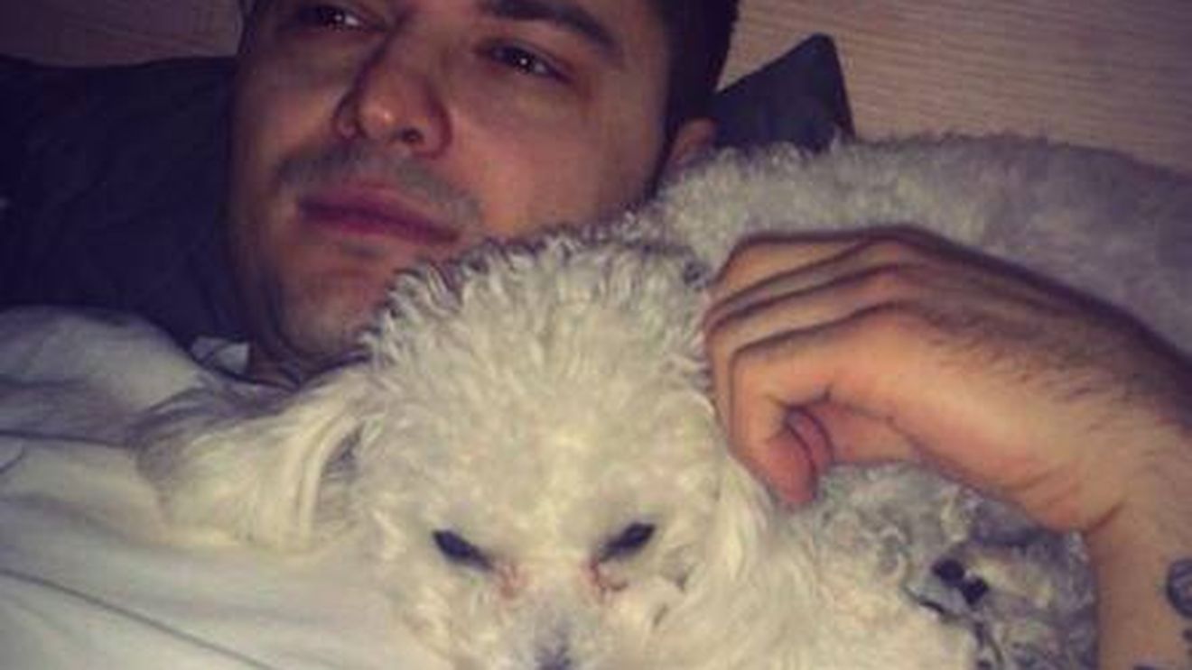 Adelina se marita, Varciu s-a asezat si el, la casa lui! Uite cum se comporta cu noua iubita, cand crede ca nu il vede nimeni