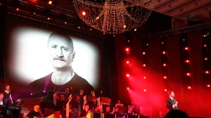Brenciu, mesaj emotionant, cu ochii in lacrimi, pentru Serban Ionescu. Vezi ce piesa i-a dedicat la concertul de la Sala Palatului