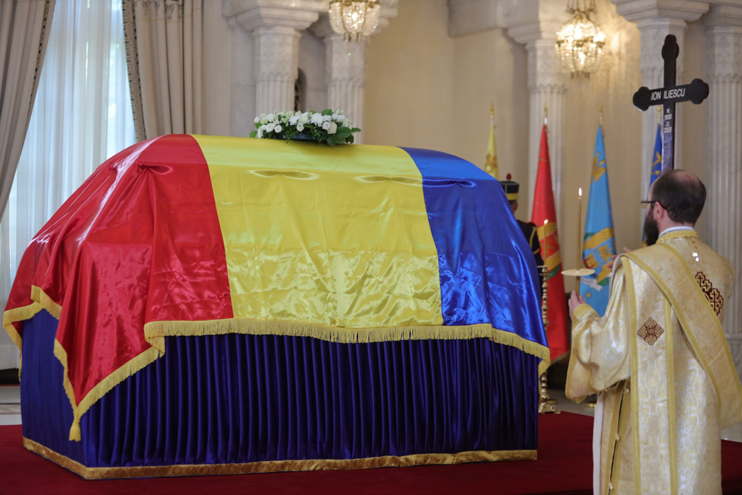 Cât a costat înmormântarea lui Ion Iliescu? 7.000 euro dintr-un foc doar pe sicriu și dric