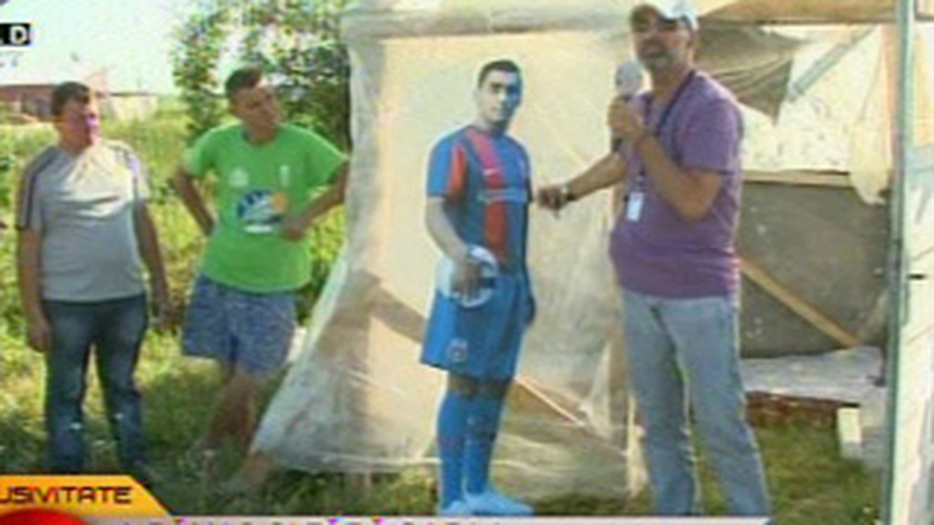 VIDEO INCREDIBIL! Tatal lui Banel sta intr-o baraca de celofan, cu serpii si sobolanii, la Bragadiru! "Imi facusem alta mai pe camp si mi-au dat foc la ea oamenii"