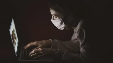 Când trebuie să mergi la spital dacă ai COVID-19? Tot mai mulți români ajung la medic mult prea târziu