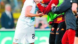 Stefan Radu a innebunit in derby-ul Romei