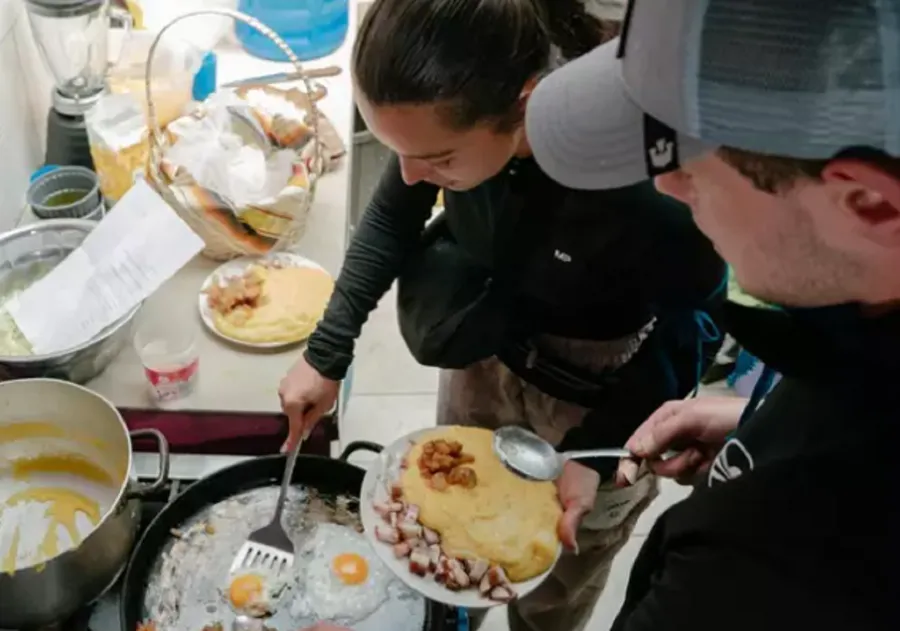 Alexia Eram și Aris