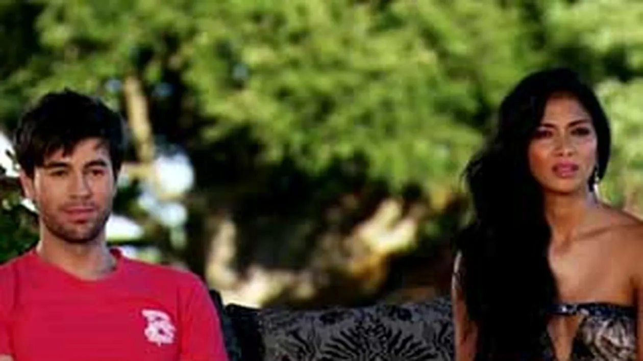 VIDEO DUMNEZEIESC! Un concurent de la X Factor l-a facut praf pe Enrique Iglesias si a facut-o pe Nicole Scherzinger sa planga! Vezi cum a putut sa cante