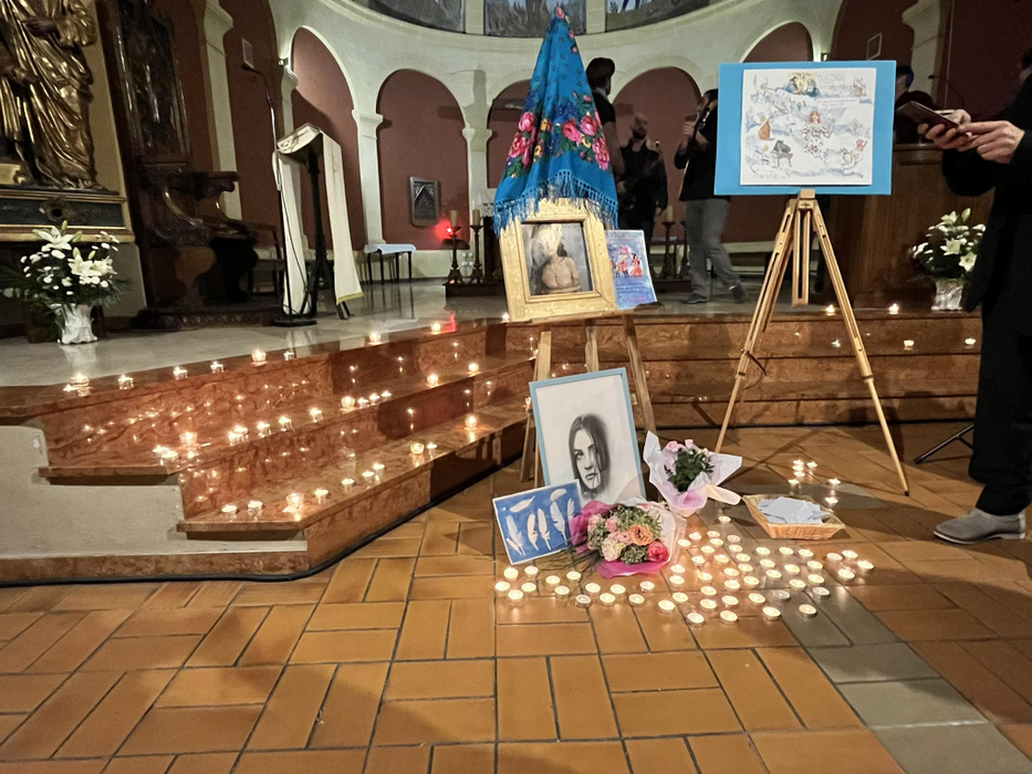 Rinda, sora Ronei Hartner, a încărcat o imagine de la priveghiul artistei / sursă foto: Facebook