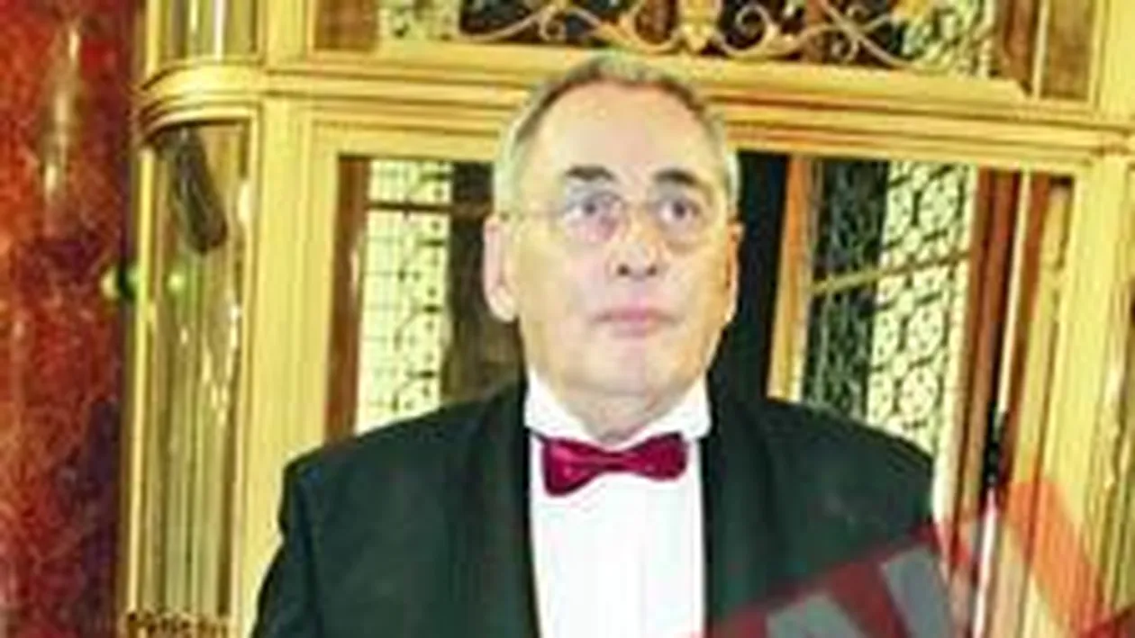 Ex-sotia il acuza pe Moculescu ca a furat-o la factura de electricitate