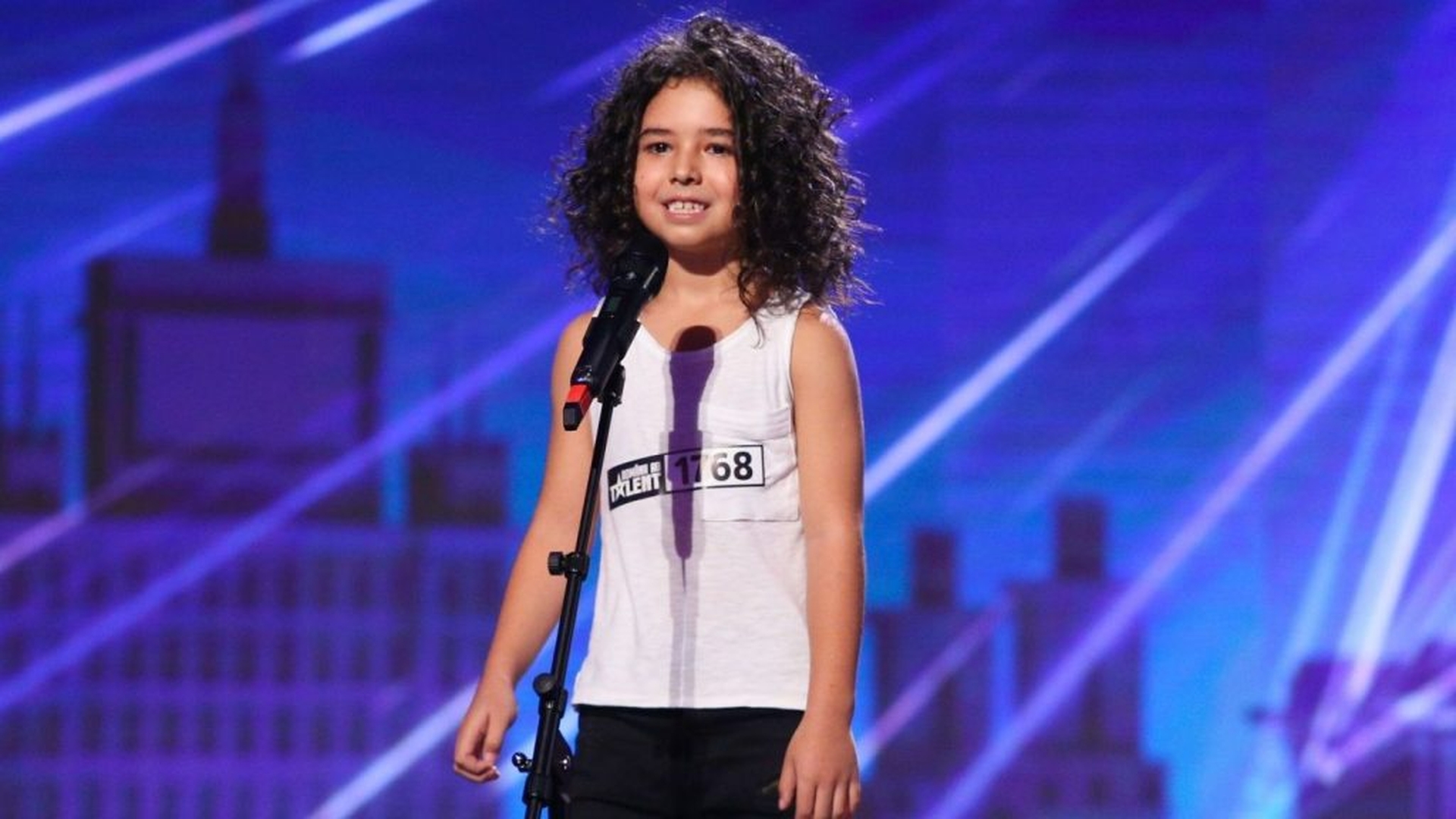 Îţi mai aminteşti de Aris Negoiţă, finalistul Românii au Talent? Cum arată şi cu ce se ocupă în prezent