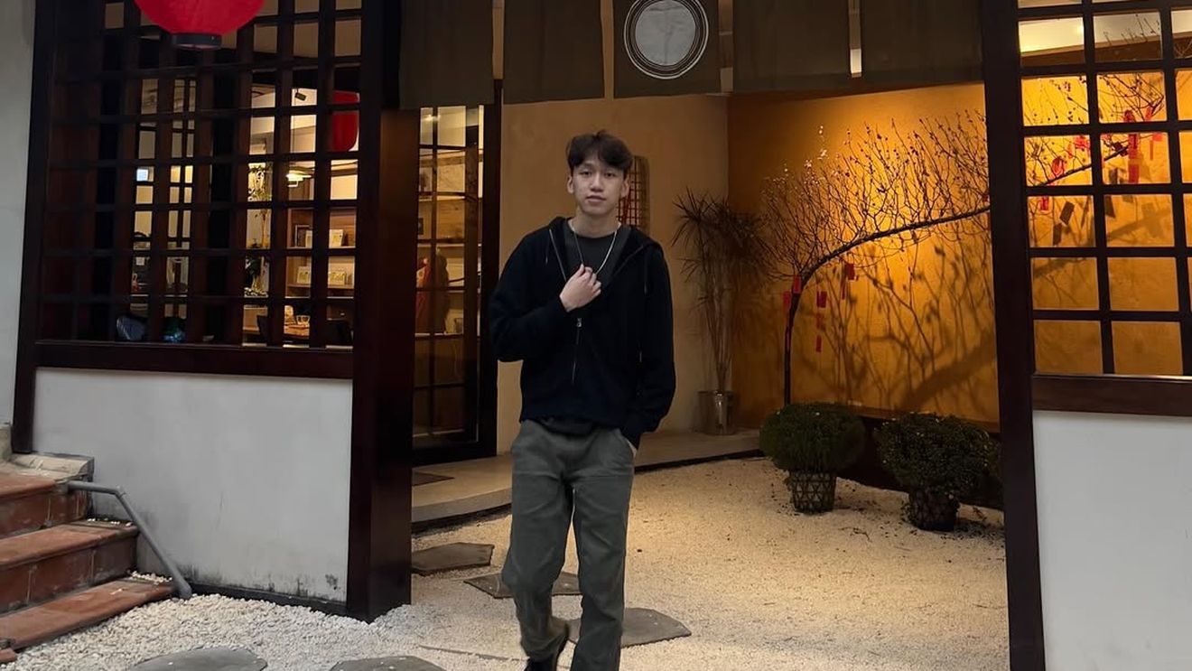 A renunțat la studii și a devenit milionar. Povestea tânărului de 25 de ani care și-a pensionat anticipat părinții