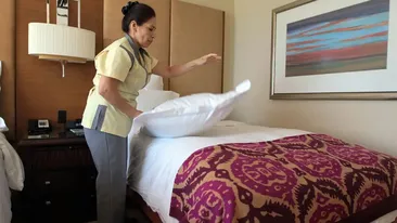 Au început angajările la mare! Câți lei primește salariu o cameristă într-un hotel din Mamaia