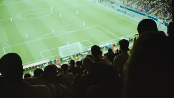 Unde vezi la TV finala UEFA Conference League 2026: program complet și posturile care transmit meciul live