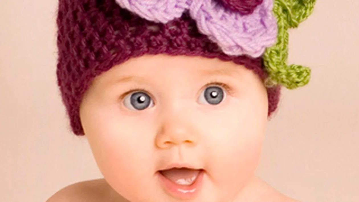 Tu cum preferi, cu caciulita sau fara? Uite ce se poarta in sezonul rece pentru copiii care au parinti cu imaginatie