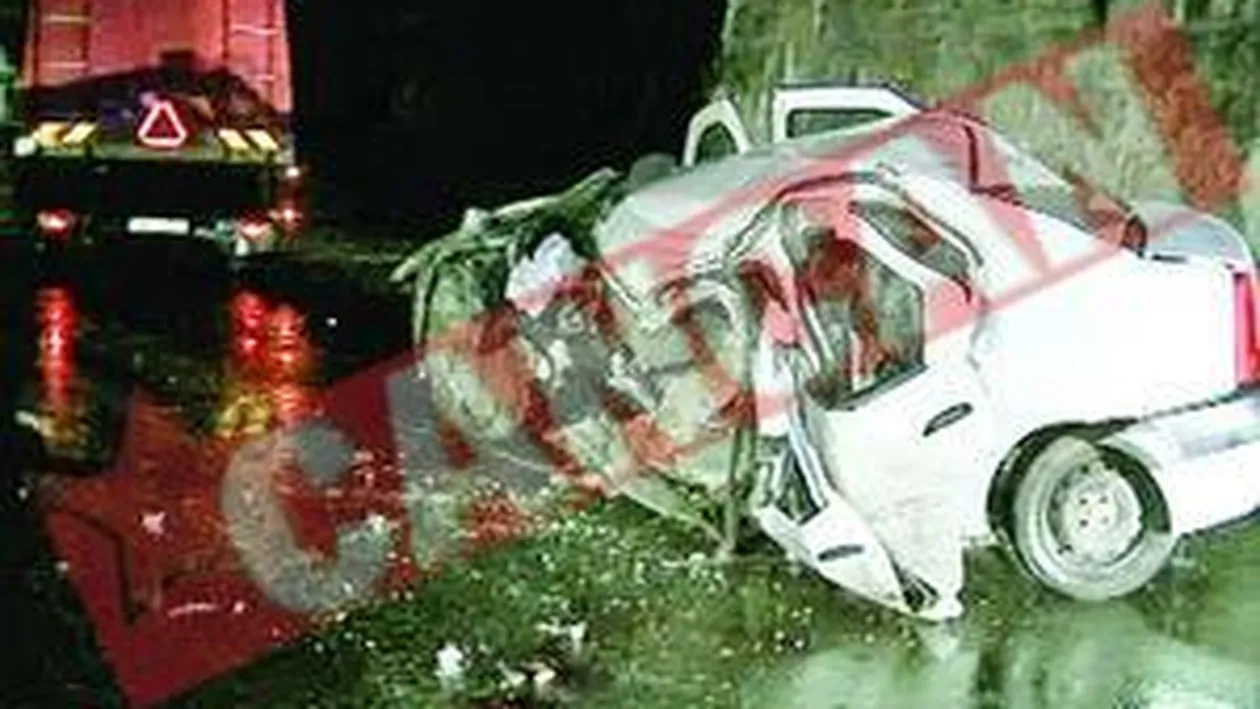 S-au izbit cu masina de piciorul podului