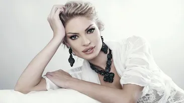 În sfârşit Valentina Pelinel a făcut-o! Ce s-a întâmplat în urmă cu o oră! „Eşti o mireasă top model“