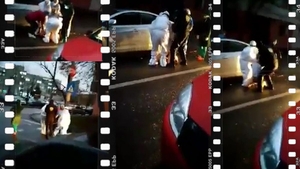 Un pacient cu COVID-19 a fugit din spital, dar a fost prins de medici și polițiști și dus înapoi, pe sus. "Ajutor, ajutor, șefu!"