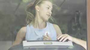 Iubita lui Ciprian Marica e ”hotărâtă”! I-am aflat secretul! Cum a scăpat de kg în plus la 7 luni după ce a născut