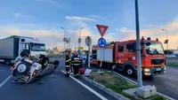 Accident grav în Argeș! S-a izbit de tir și apoi s-a răsturnat cu mașina