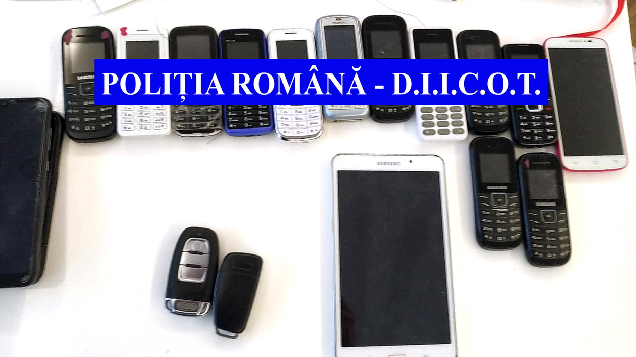 Polițiștii i-au luat ca din oală! Grupare infracțională specializată în proxenetism și traffic de personae, destructurată