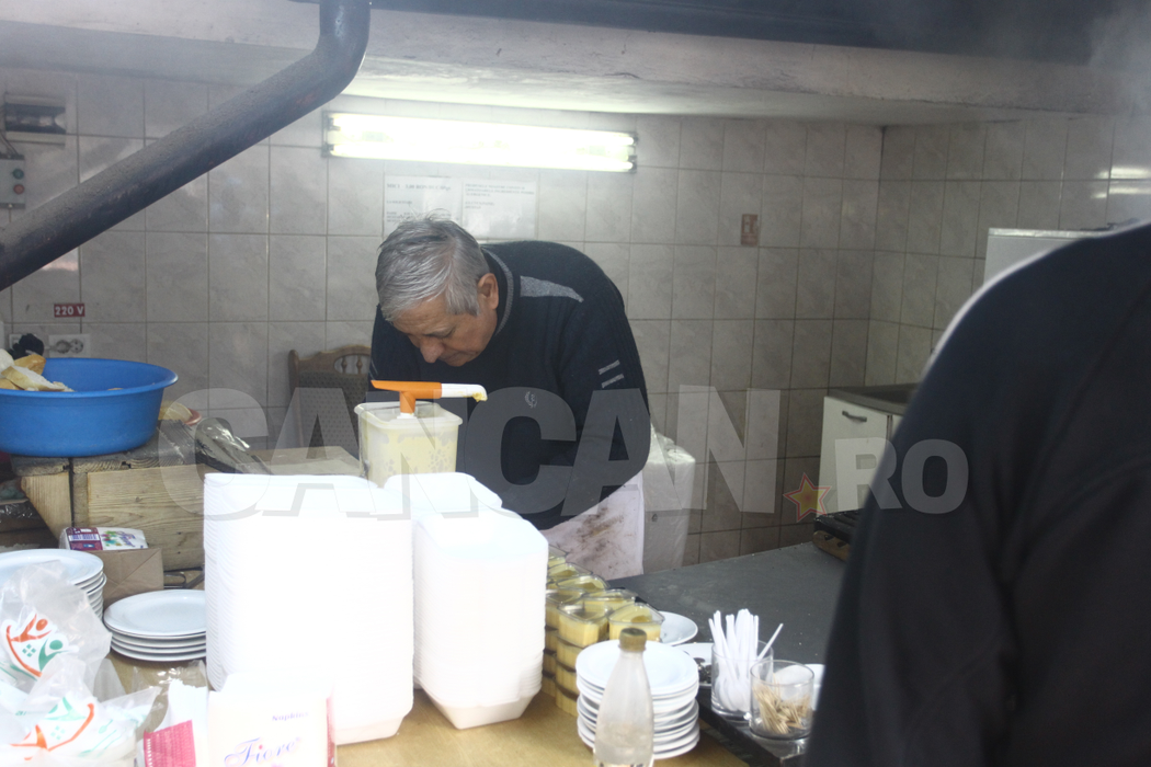Super-grătar pentru un deţinut milionar. Celebrul Cocoşatu a avut comandă fermă de mici la… închisoare!