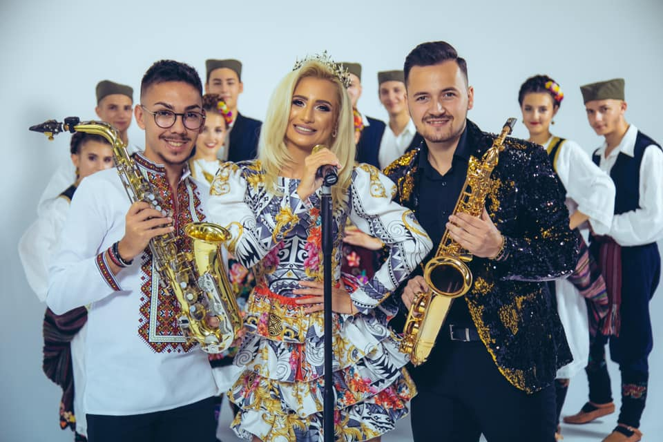 Armin Nicoară și Claudia Puican vor să facă nuntă mare pe stadion / Sursă foto: Facebook