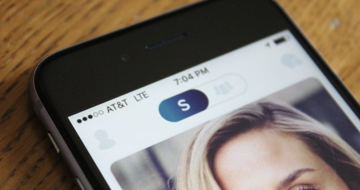 Bogaţii au versiunea lor secretă de Tinder! Ce criterii trebuie să îndeplinească oricine îşi doreşte să vorbească sau să iasă la întâlniri cu celebrităţile